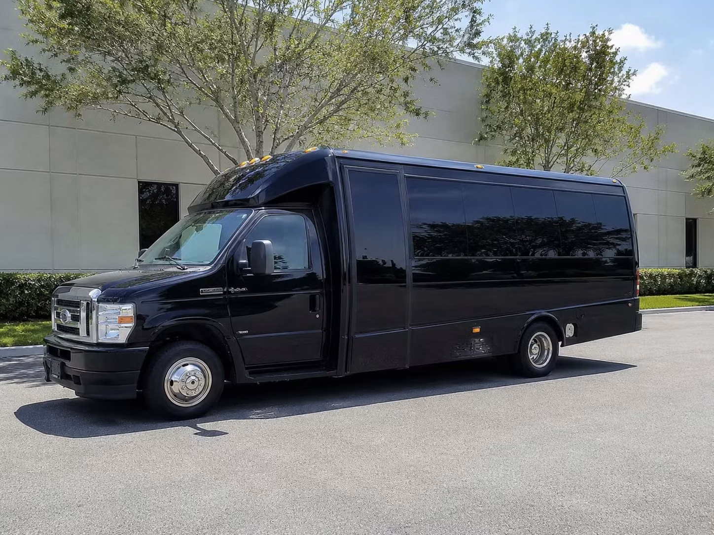 15 passenger minibus